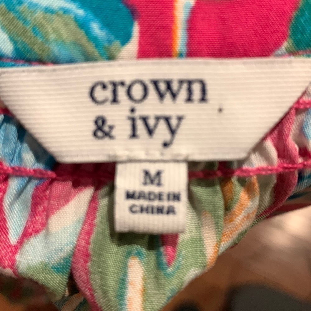Crown & Ivy floral top, Medium - Picture 3 of 5
